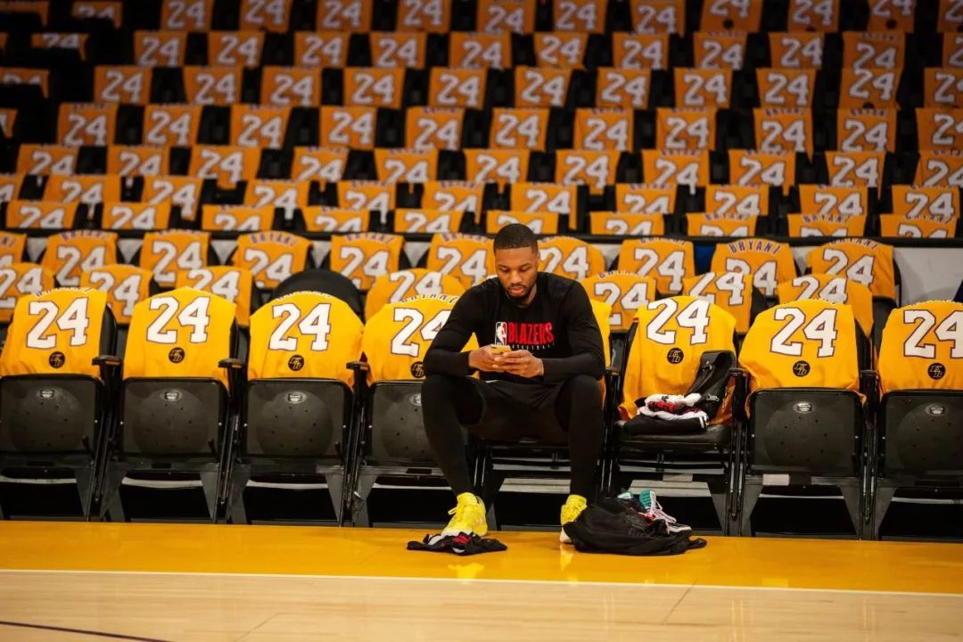 英媒：一名苏格兰球员膝盖受伤等待救护车近10小时，政府道歉（英媒：苏格兰一球员膝伤等待救护车近10小时，政府致歉）