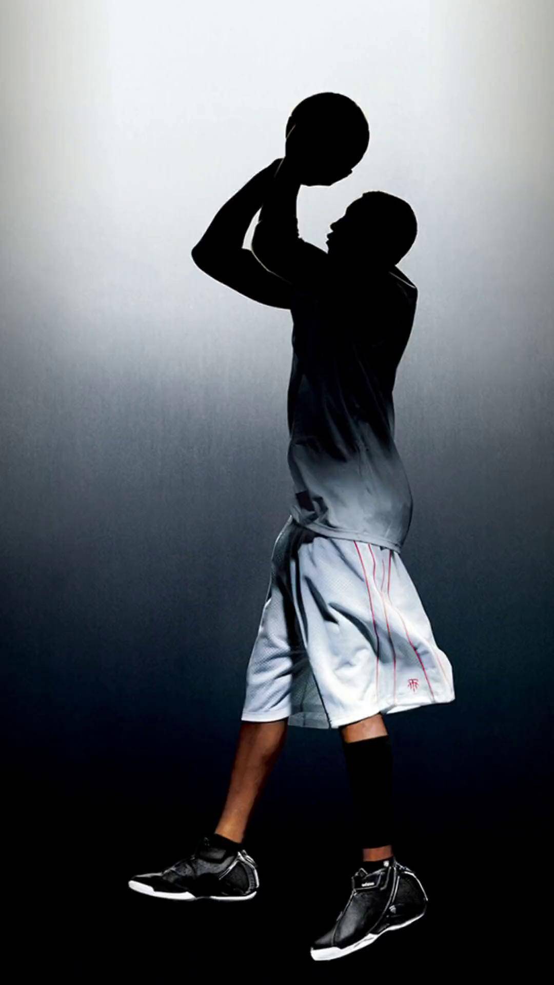 冷静庆祝展现巨星气质（从容庆祝彰显巨星风范）