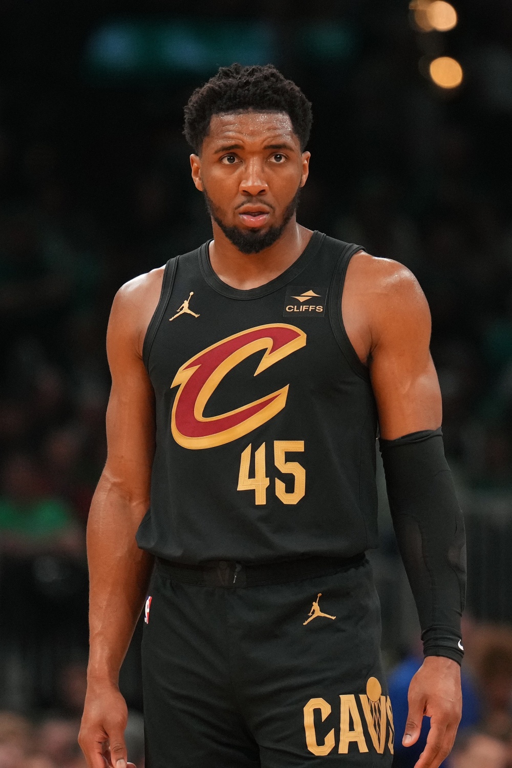 格策再遇弗里克，欧冠对决引回忆（欧冠重逢弗里克，格策往事涌现）