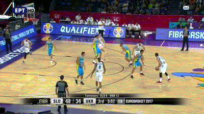 2025中超助攻榜：纳萨里奥、克雷桑9次并列第一，韦世豪8次（2025中超助攻榜：纳萨里奥与克雷桑各9助并列榜首，韦世豪8助紧随其后）