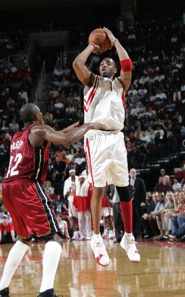 半场战报：申花2-0津门虎，阿苏埃破门，吴曦点射（上半场：申花2-0领先津门虎，阿苏埃破门，吴曦点球建功）