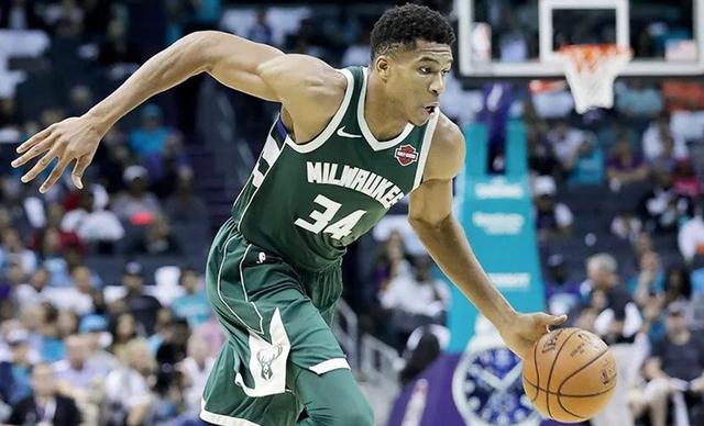 阿隆索帅位堪忧，两大潜在继任者浮出水面，齐达内和渣叔谁更适合？（阿隆索帅位告急：齐达内与克洛普成热门接班人，谁更契合？）