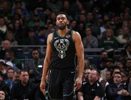 英超战报：梅里诺传射，萨卡建功，阿森纳2-0布伦特福德（英超简讯：梅里诺传射立功，萨卡破门，阿森纳2-0力克布伦特福德）