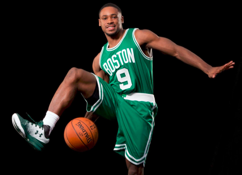 德转列中锋身价榜：哈兰德1.8亿欧居首，姆巴佩第二（德转中锋身价榜：哈兰德1.8亿欧领跑，姆巴佩居次）