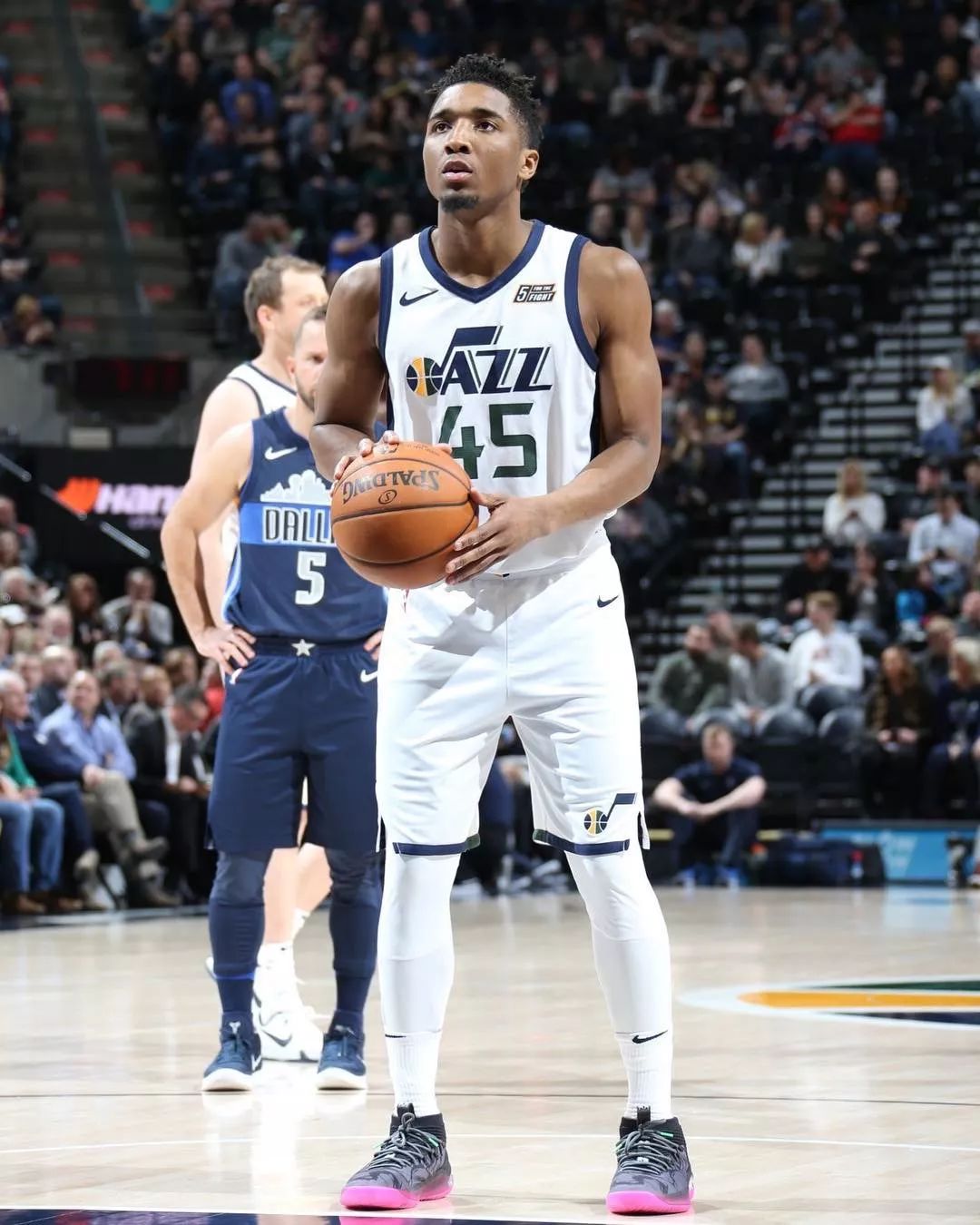 DO：纽卡向谢什科提交了改进报价，曼联愿付的价格低于纽卡（纽卡对谢什科加码报价，曼联拟付金额仍不及纽卡）